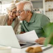 Comment souscrire une assurance prévoyance sur mesure pour les seniors ?